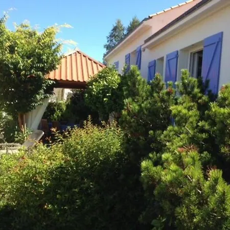 D'hotes La Maison Du Bonheur Bed & Breakfast 3*