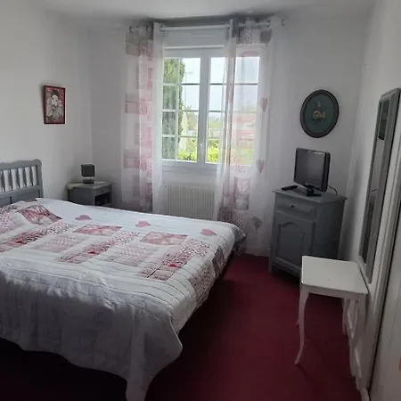 D'hotes La Maison Du Bonheur לינה וארוחת בוקר 3*